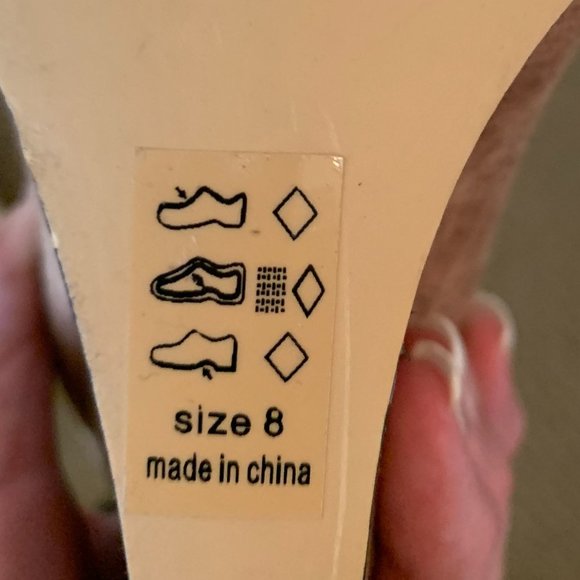 ⭐️❤️ MICHAEL ANTONIO Tan Wedge Booties - Picture 5 of 10